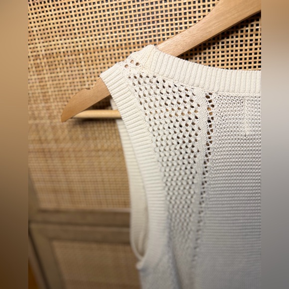 Banana Republic Heritage Cream Mesh Sweater Tank - Picture 4 of 6